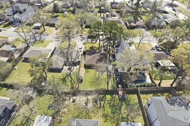 2210 Wakefield Drive, Houston, TX 77018