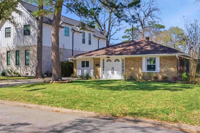 2210 Wakefield Drive, Houston, TX 77018