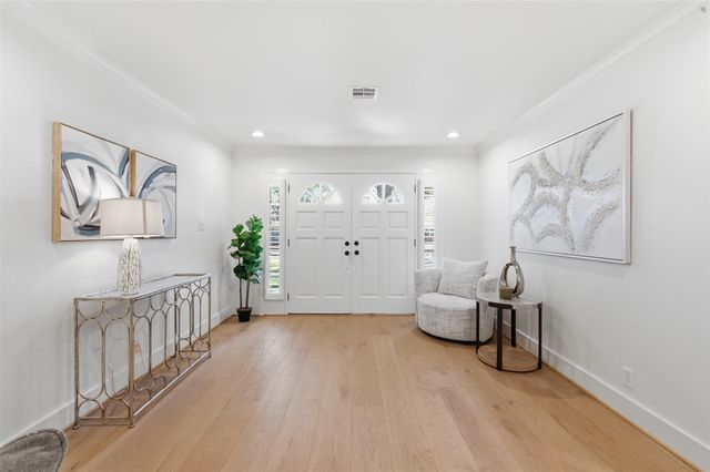 2210 Wakefield Drive, Houston, TX 77018