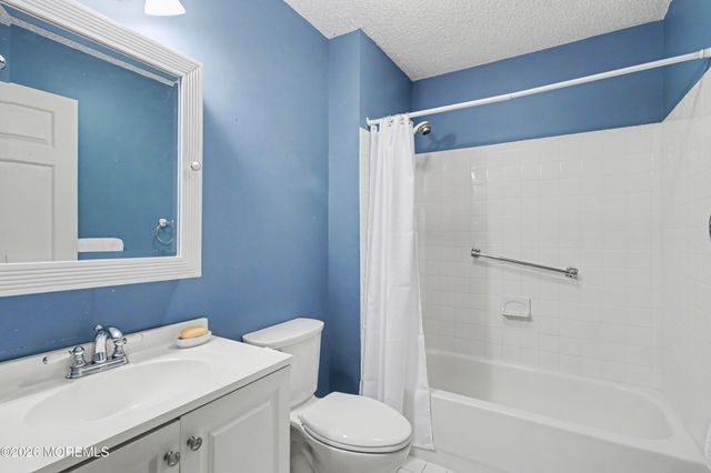 32 Sleepy Hollow Drive, Brick, NJ 08724