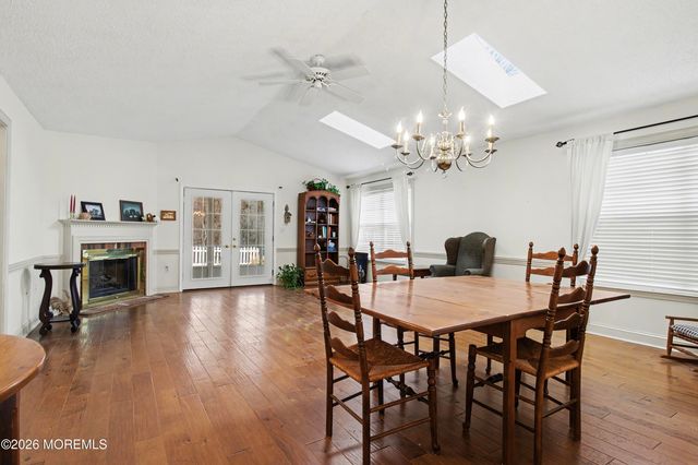 32 Sleepy Hollow Drive, Brick, NJ 08724