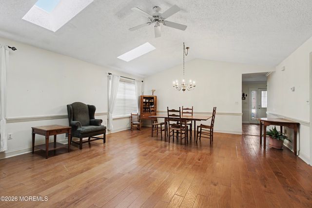 32 Sleepy Hollow Drive, Brick, NJ 08724