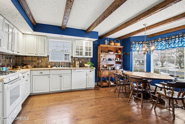 32 Sleepy Hollow Drive, Brick, NJ 08724