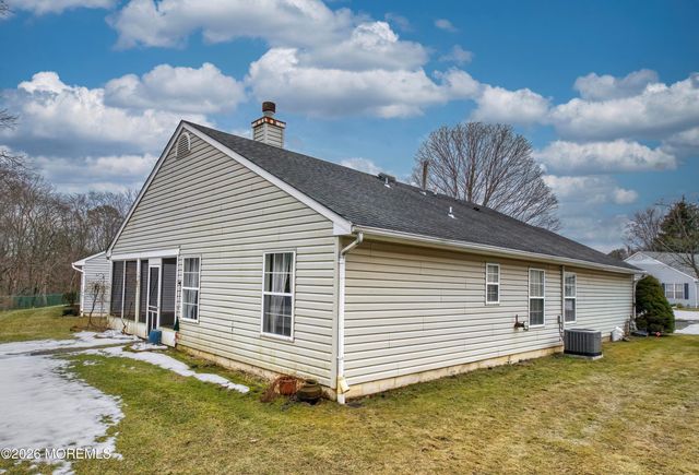 32 Sleepy Hollow Drive, Brick, NJ 08724