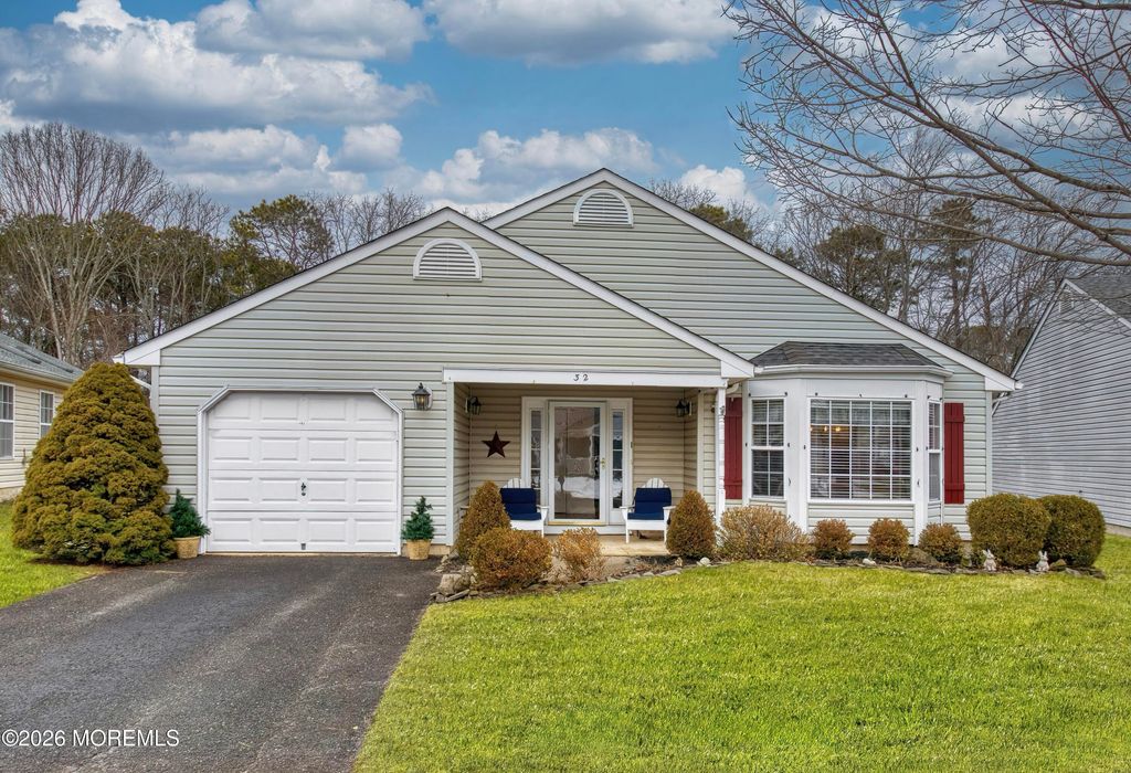 32 Sleepy Hollow Drive, Brick, NJ 08724