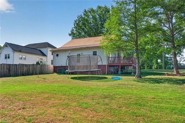 1305 E Meadow Road, Eden, NC 27288