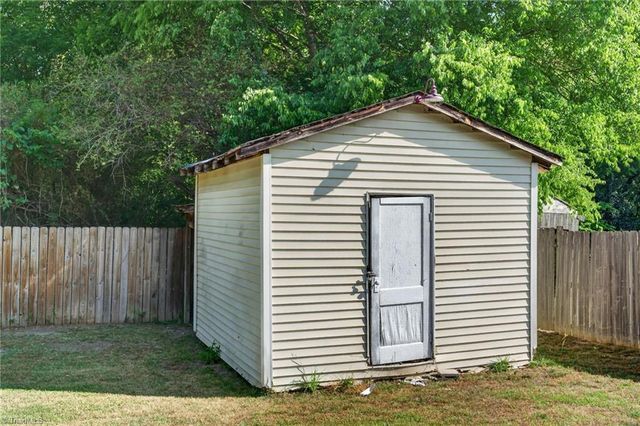 1305 E Meadow Road, Eden, NC 27288