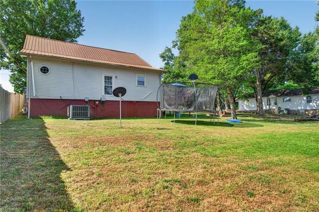 1305 E Meadow Road, Eden, NC 27288