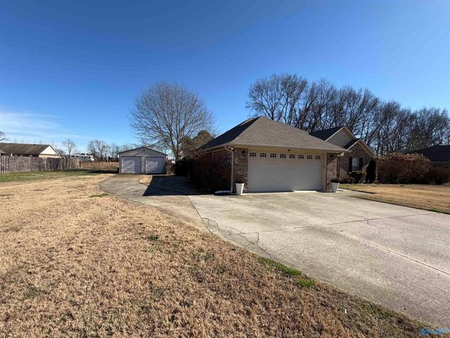 23886 May Lane, Athens, AL 35613