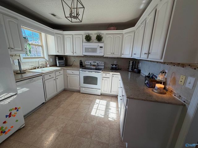 23886 May Lane, Athens, AL 35613