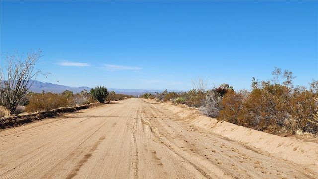 166 S Cattle Crossing Road, Yucca, AZ 86438