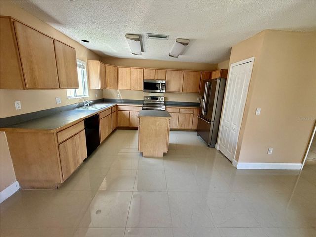7029 DRURY STREET, Tampa, FL 33635