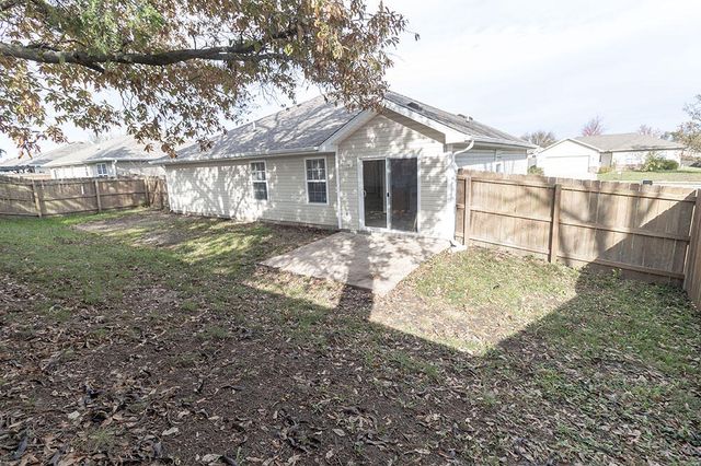 1610 TYPHOON DR, Columbia, MO 65202