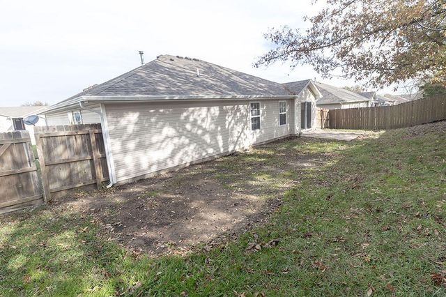 1610 TYPHOON DR, Columbia, MO 65202