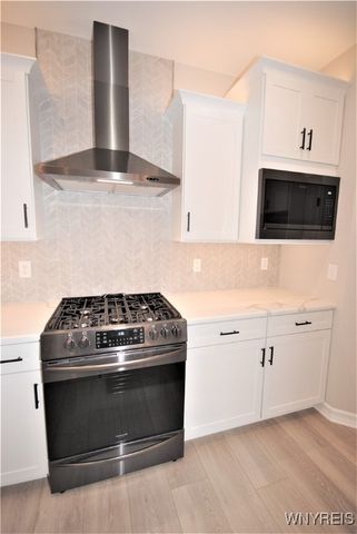 7 Knoche Way, Orchard Park, NY 14127