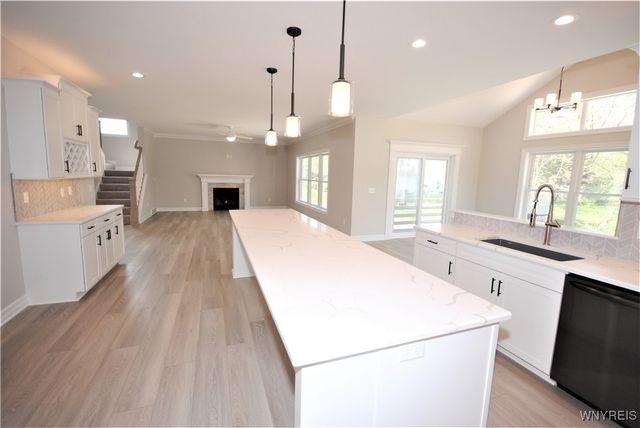 7 Knoche Way, Orchard Park, NY 14127