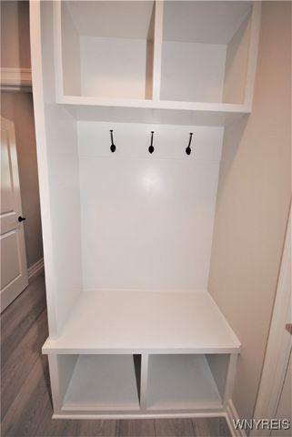 7 Knoche Way, Orchard Park, NY 14127