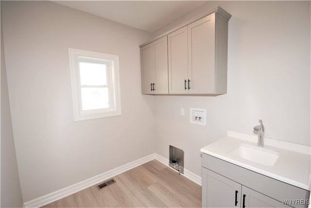 7 Knoche Way, Orchard Park, NY 14127