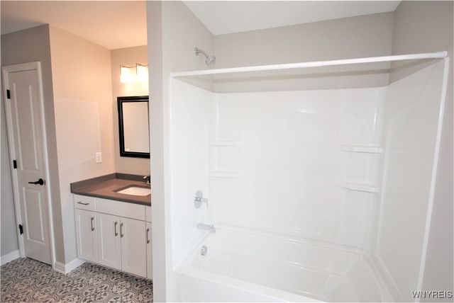 7 Knoche Way, Orchard Park, NY 14127