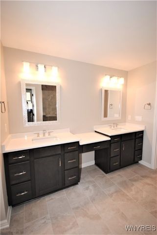 7 Knoche Way, Orchard Park, NY 14127