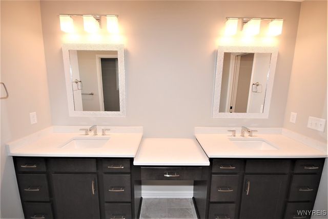 7 Knoche Way, Orchard Park, NY 14127