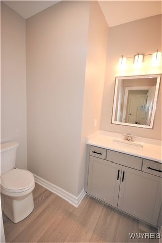 7 Knoche Way, Orchard Park, NY 14127