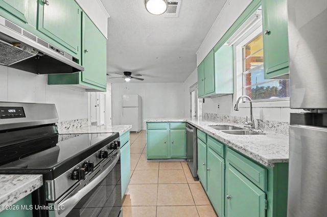 1525 31st Avenue, Gulfport, MS 39501