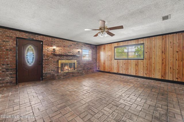 1525 31st Avenue, Gulfport, MS 39501
