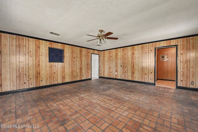 1525 31st Avenue, Gulfport, MS 39501