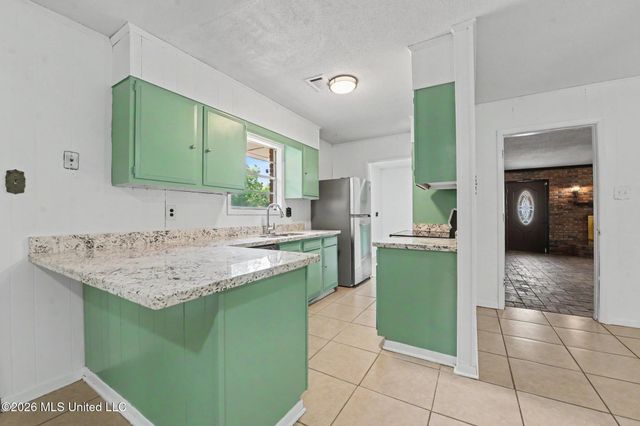 1525 31st Avenue, Gulfport, MS 39501