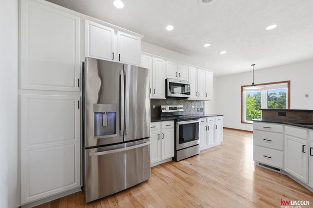8601 Augusta Drive, Lincoln, NE 68526