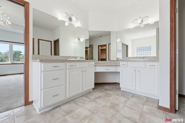 8601 Augusta Drive, Lincoln, NE 68526