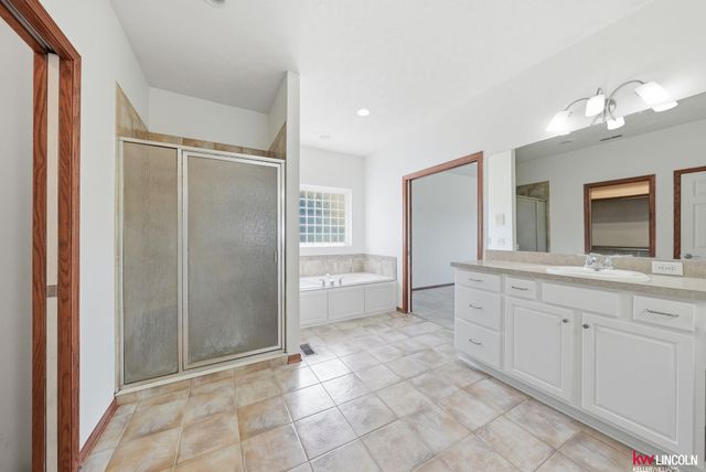 8601 Augusta Drive, Lincoln, NE 68526