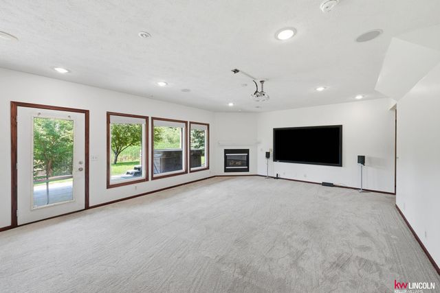 8601 Augusta Drive, Lincoln, NE 68526