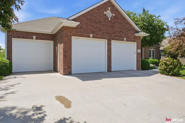 8601 Augusta Drive, Lincoln, NE 68526