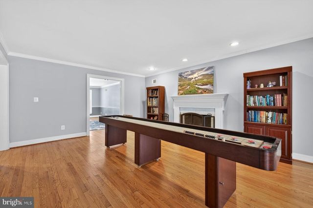 14 FAIRWOOD CT, Rockville, MD 20850