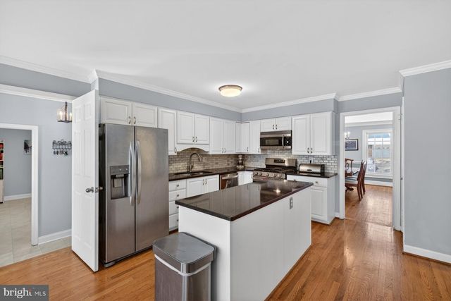 14 FAIRWOOD CT, Rockville, MD 20850