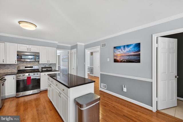 14 FAIRWOOD CT, Rockville, MD 20850