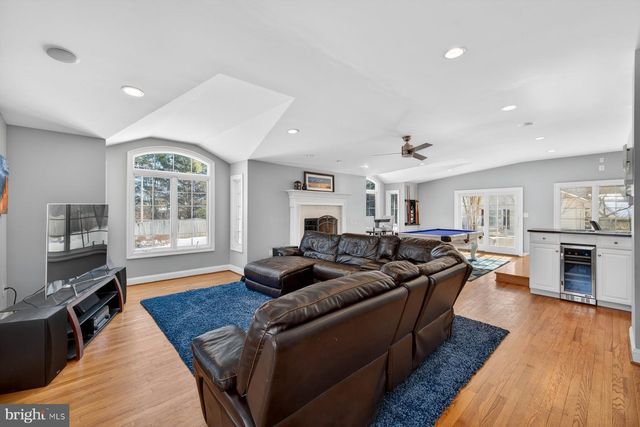 14 FAIRWOOD CT, Rockville, MD 20850