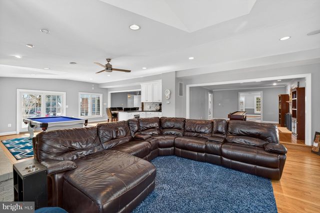 14 FAIRWOOD CT, Rockville, MD 20850