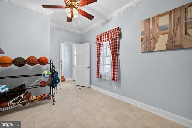 14 FAIRWOOD CT, Rockville, MD 20850