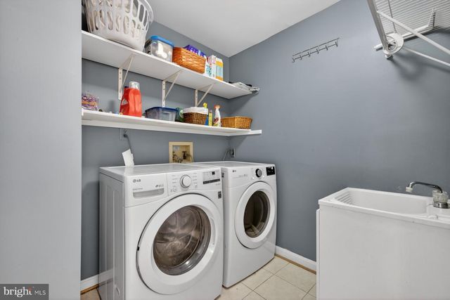 14 FAIRWOOD CT, Rockville, MD 20850