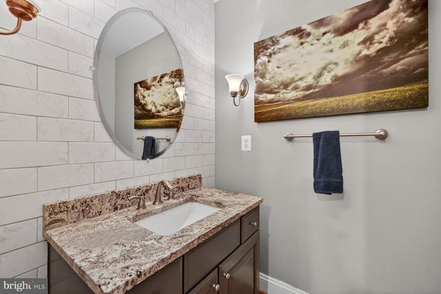 14 FAIRWOOD CT, Rockville, MD 20850