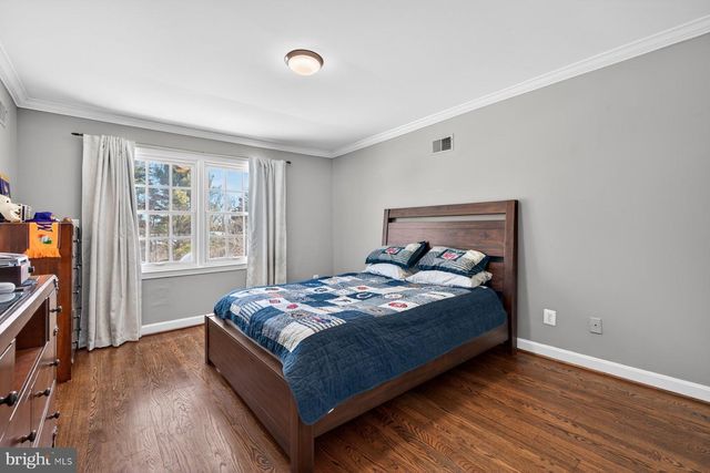 14 FAIRWOOD CT, Rockville, MD 20850