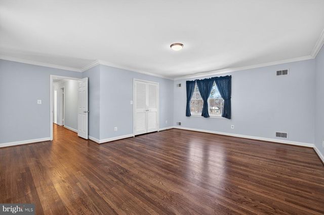 14 FAIRWOOD CT, Rockville, MD 20850