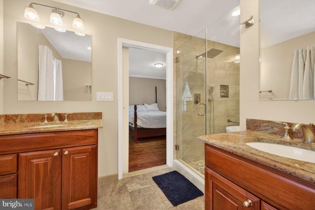 14 FAIRWOOD CT, Rockville, MD 20850