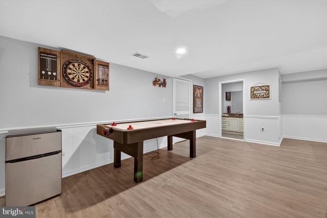 14 FAIRWOOD CT, Rockville, MD 20850