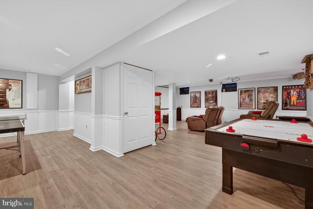 14 FAIRWOOD CT, Rockville, MD 20850