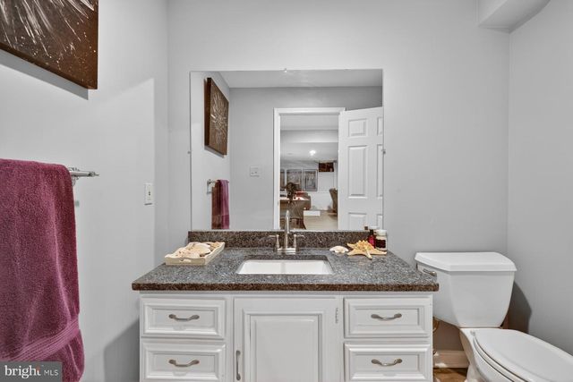 14 FAIRWOOD CT, Rockville, MD 20850