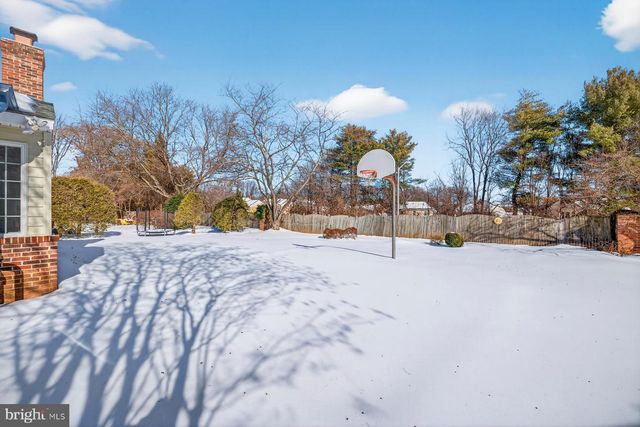 14 FAIRWOOD CT, Rockville, MD 20850